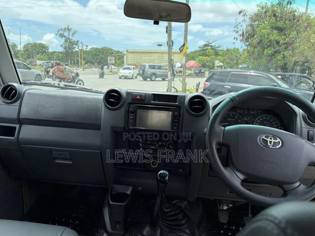Toyota Land Cruiser 2022 Gray