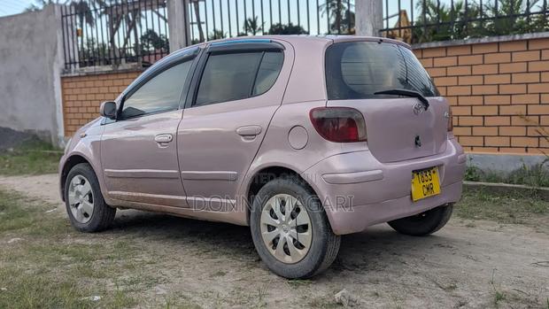 Toyota Vitz 2002 Pink
