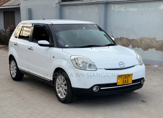 Mazda Verisa 2019 White