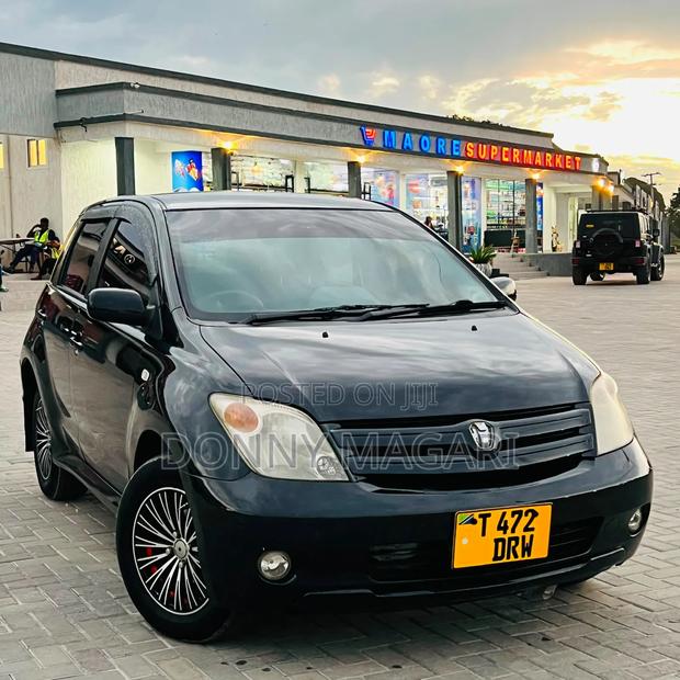 Toyota IST 2004 Black
