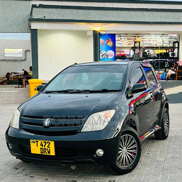 Toyota IST 2004 Black