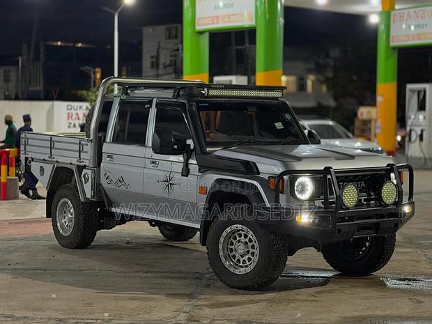 Toyota Land Cruiser 76 Series 2025 Burgundy