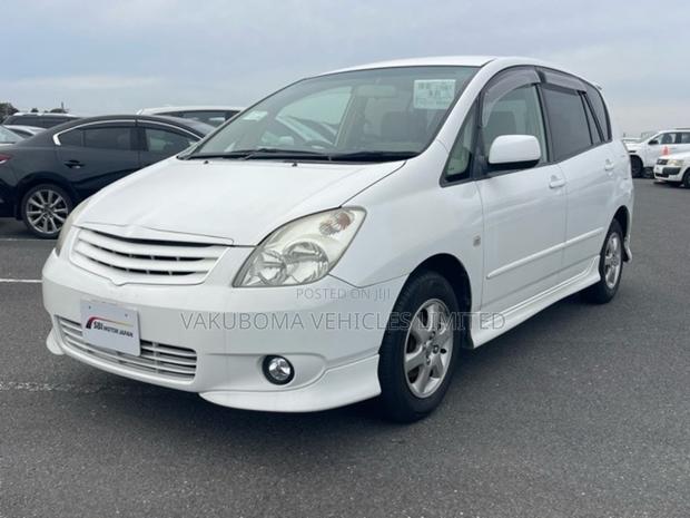 Toyota Corolla Spacio 2001 White