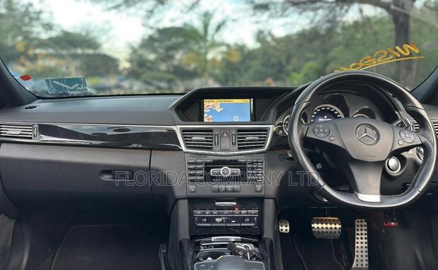 Mercedes-Benz E250 2011 Silver