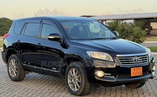 Toyota Vanguard 2012 Black