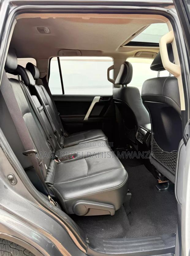 Toyota Land Cruiser Prado 2017 Black