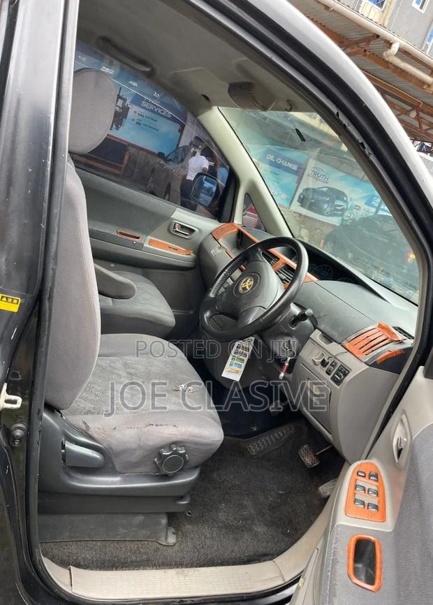 Toyota Noah 2.0 AWD (8 Seater) 2004 Black