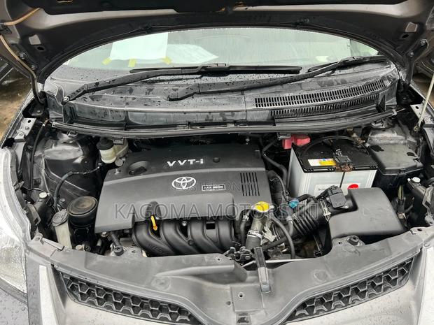 Toyota IST 2008 Gray