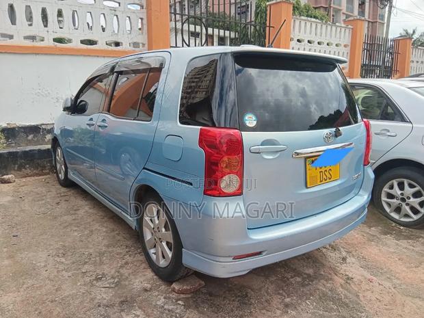 Toyota Raum 2007 Blue