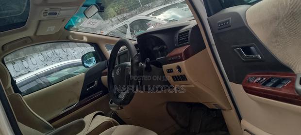 Toyota Alphard 2009 White