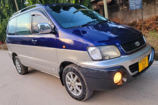 Toyota Noah 2.0 AWD (8 Seater) 2001 Blue