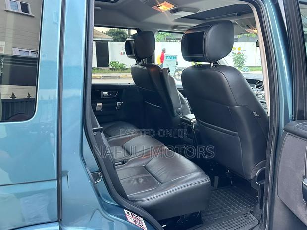 Land Rover Discovery 2012 Gray