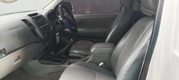 Toyota Hilux 2.5 D-4D 4X4 SRX 2009 White