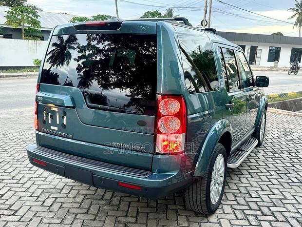 Land Rover Discovery 2013 Green