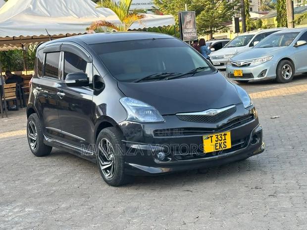 Toyota Ractis 2008 Black