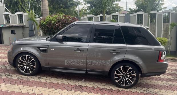 Land Rover Range Rover Sport 2010 Gray