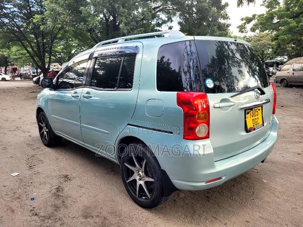 Toyota Raum 2003 Blue