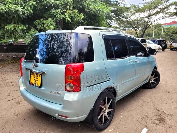 Toyota Raum 2003 Blue
