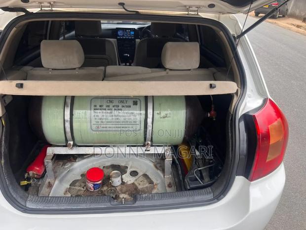 Toyota Corolla RunX 2006 White