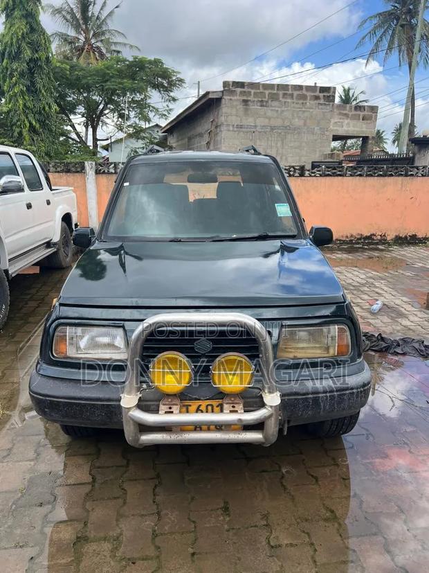 Suzuki Escudo 2005 Black