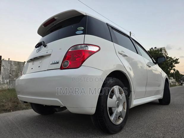 Toyota IST 2006 White