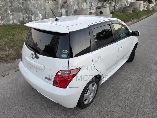Toyota IST 2006 White