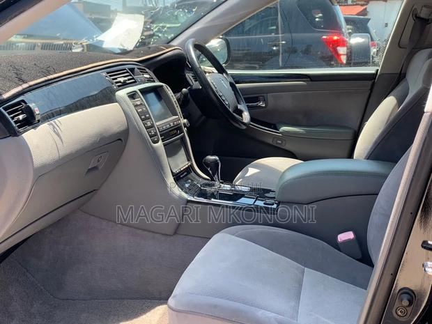 Toyota Crown 2006 Black