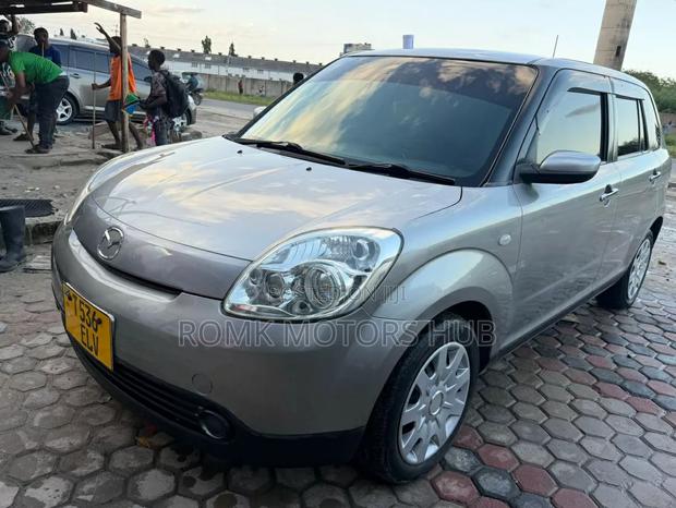 Mazda Verisa 2004 Silver