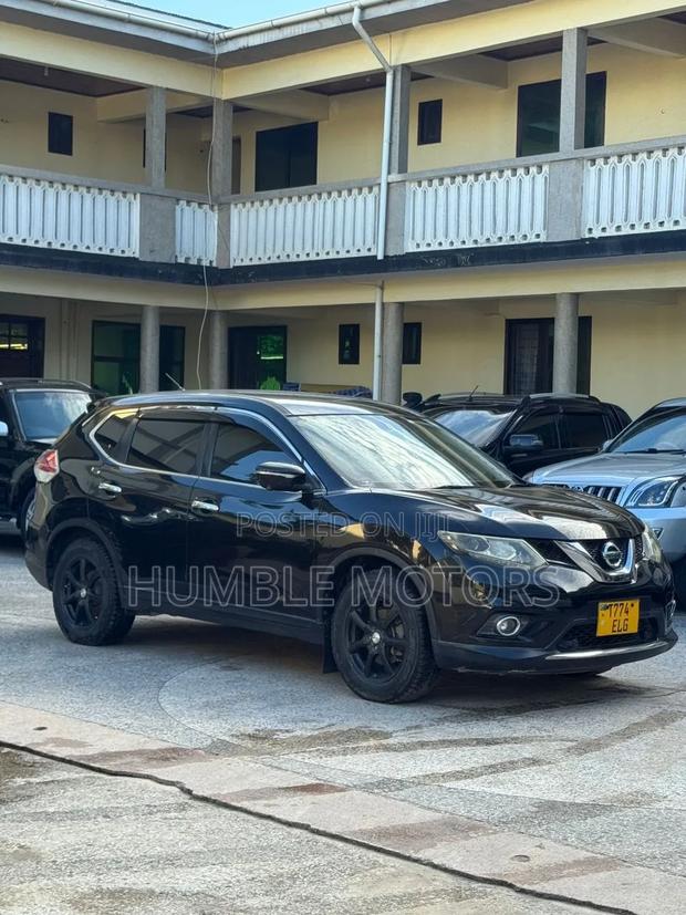 Nissan X-Trail 2015 Black
