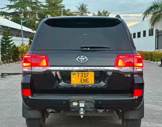 Toyota Land Cruiser 2021 Black