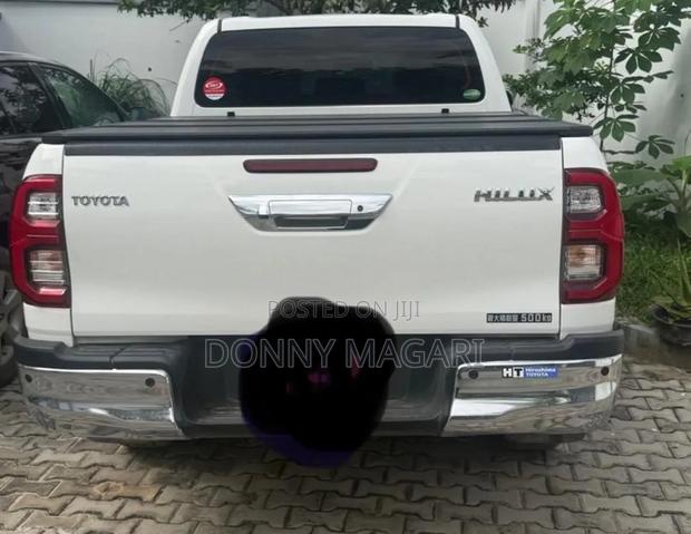 Toyota Hilux 2020 White