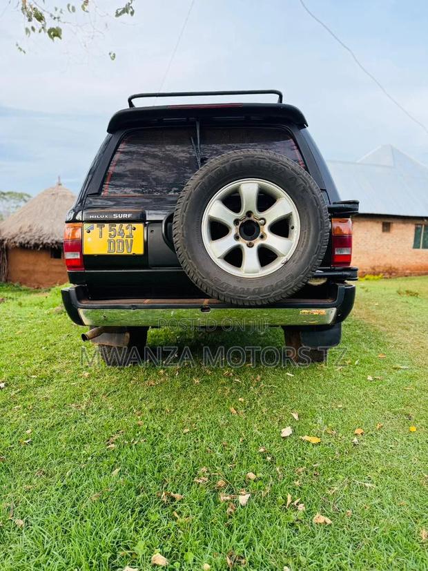Toyota Hilux Surf 2003 Black