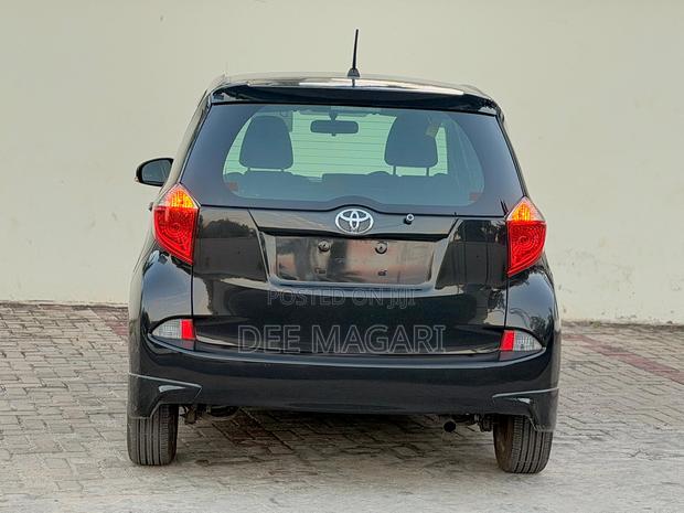 Toyota Ractis 2012 Black
