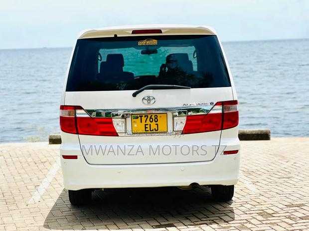 Toyota Alphard 2005 White