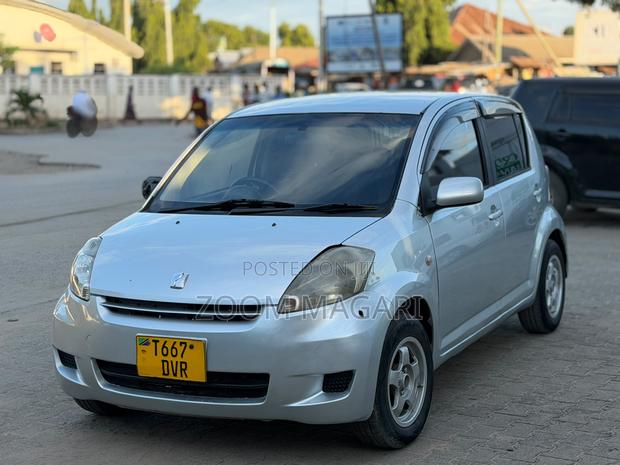 Toyota Passo 2004 Silver