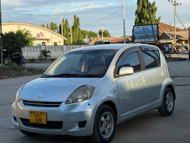 Toyota Passo 2004 Silver