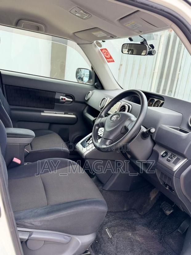 Toyota Corolla Rumion 2011 White