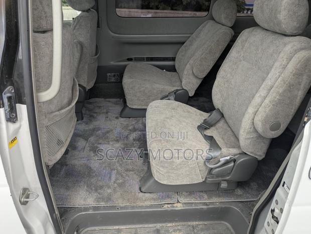 Toyota Noah 2004 White