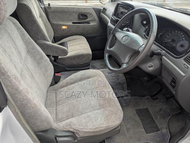 Toyota Noah 2004 White