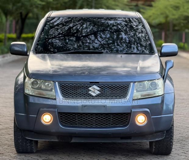 Suzuki Escudo 2005 Gray