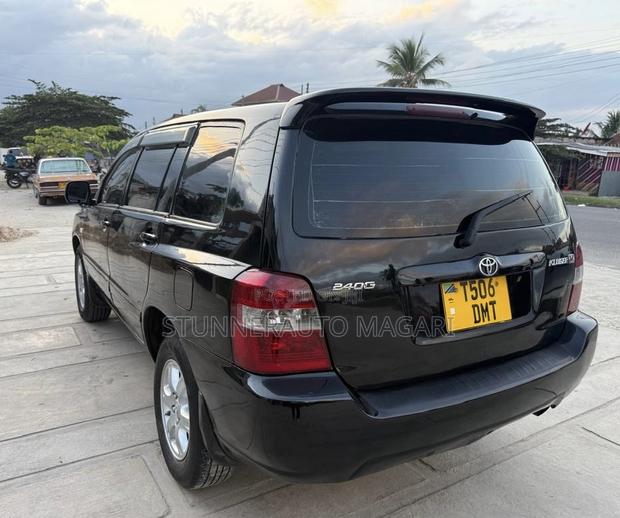 Toyota Kluger 2005 Black