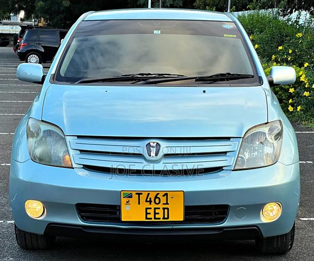 Toyota IST 2004 Blue