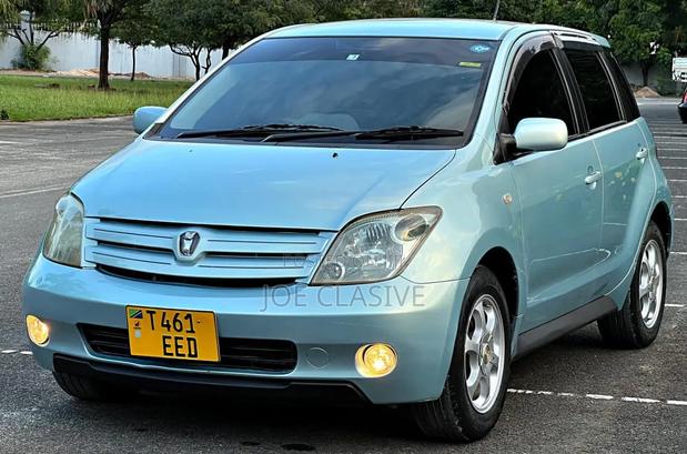 Toyota IST 2004 Blue