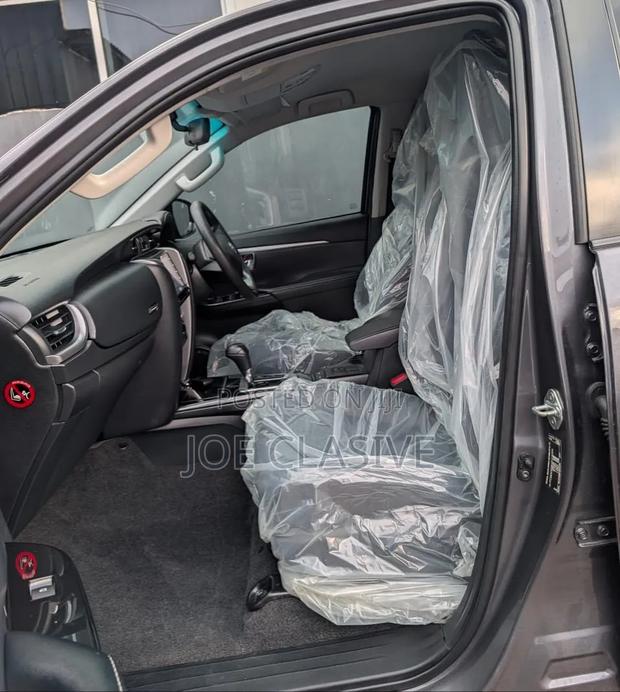 Toyota Fortuner 2022 Gray