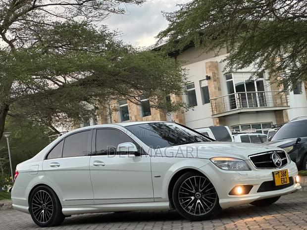 Mercedes-Benz C200 2008 White