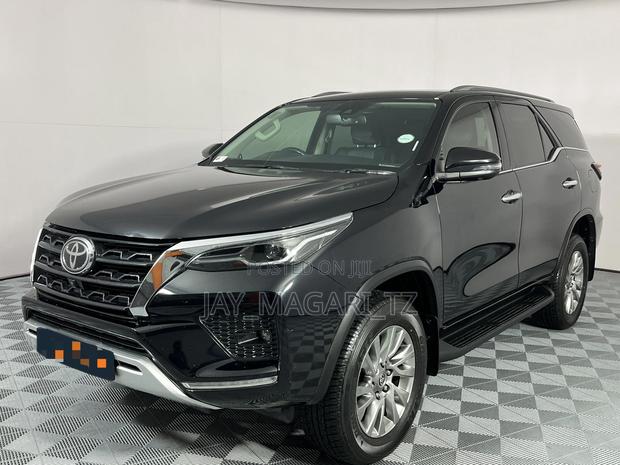 Toyota Fortuner 2021 Black