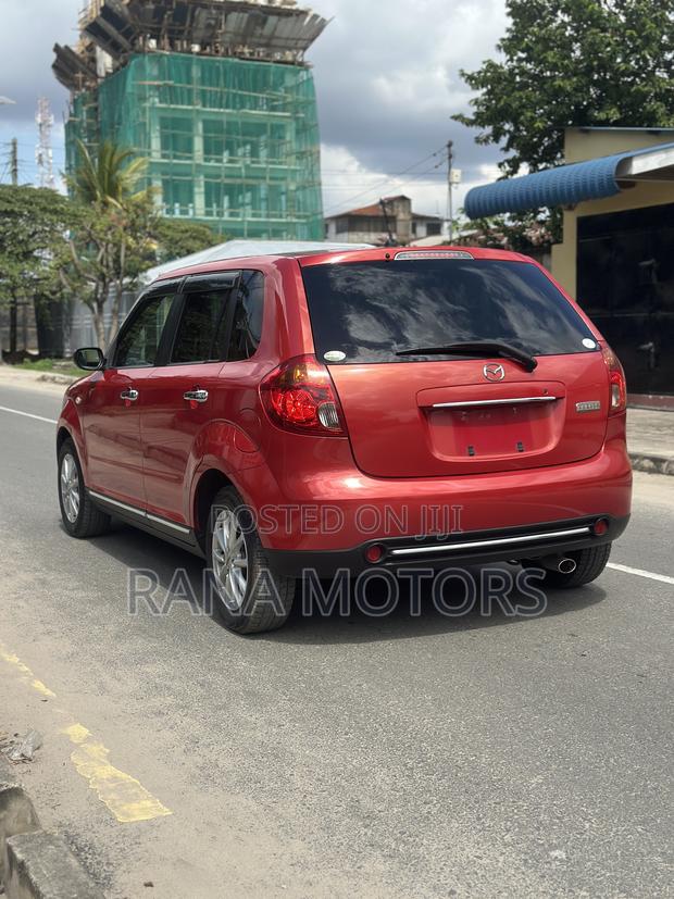 Mazda Verisa 2010 Red