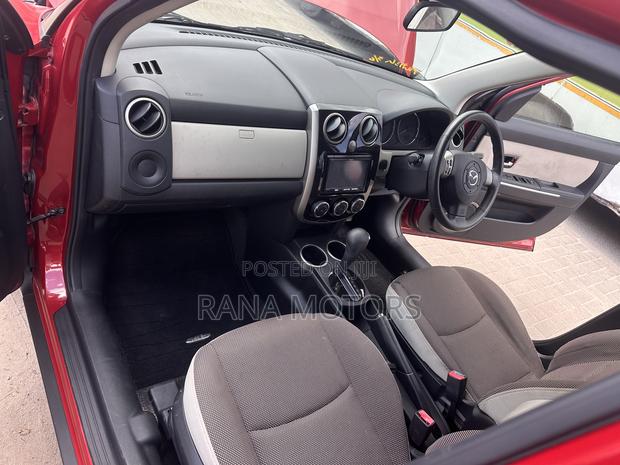 Mazda Verisa 2010 Red