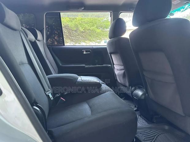 Toyota Kluger 2006 Silver