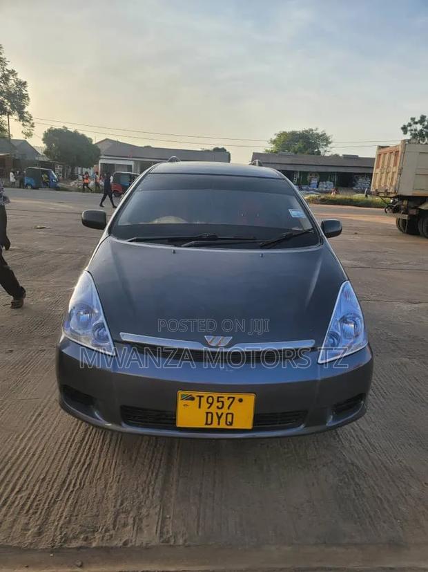 Toyota Wish 2005 Gray